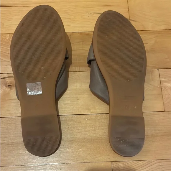 EVERLANE Elegant Mocha Brown Women's Crossover Slide Sandals in Leather - Picture 2 of 3